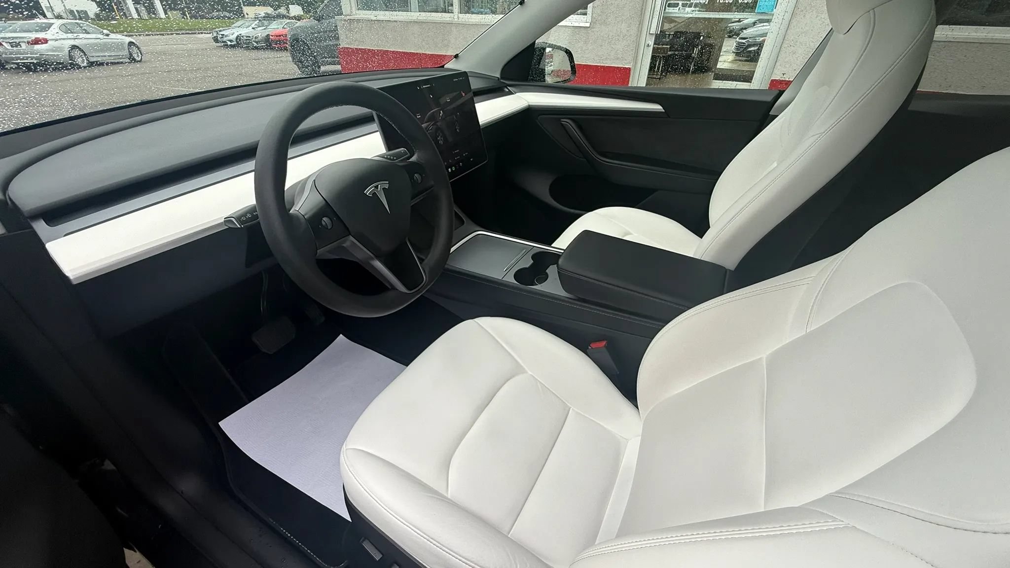 Used 2024 Tesla Model Y Long Range AWD/4WD image 8