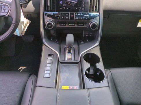 New 2026 Lexus LX 700h Luxury image 18