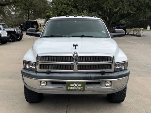 Used 2001 Dodge Ram 3500 Truck SLT image 2