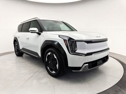 Used 2024 Kia EV9 Land AWD/4WD image 15
