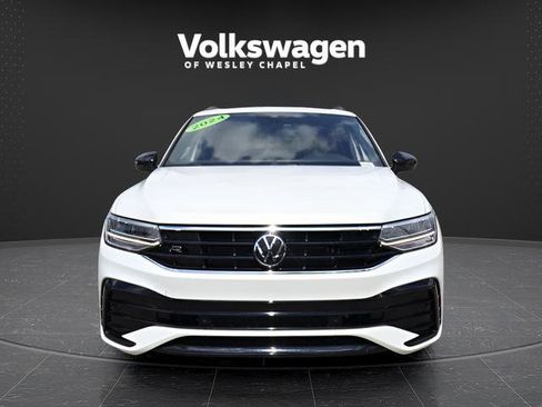 Certified 2024 Volkswagen Tiguan SE R-Line FWD image 3