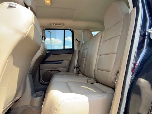 Used 2014 Jeep Patriot Latitude FWD image 8