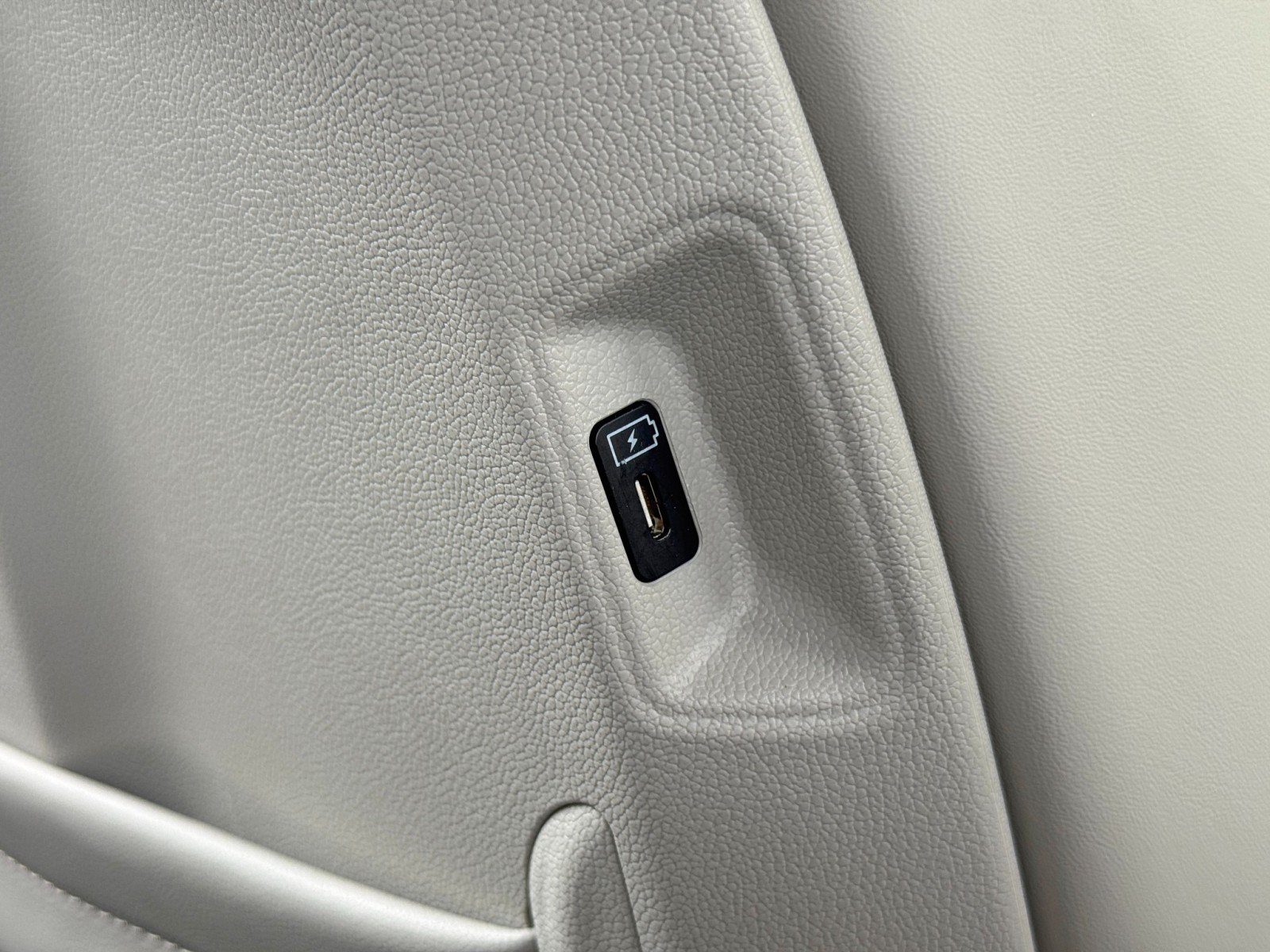 Used 2025 Kia Sorento EX w/ Panoramic Sunroof Package FWD image 37