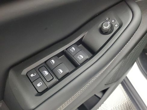 Used 2025 Jeep Grand Cherokee Laredo X image 29