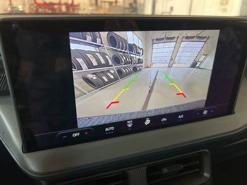 Used 2025 Ford Maverick XL w/ Equipment Group 102A image 17