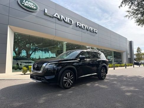 Used 2025 Nissan Pathfinder Platinum w/ Cargo Package FWD image 1