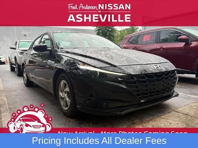 Used 2023 Hyundai Elantra SE