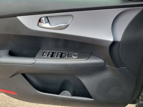 Used 2024 Kia Forte LXS w/ LXS Technology Package FWD image 21