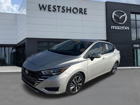 Used 2025 Nissan Versa SV image 7