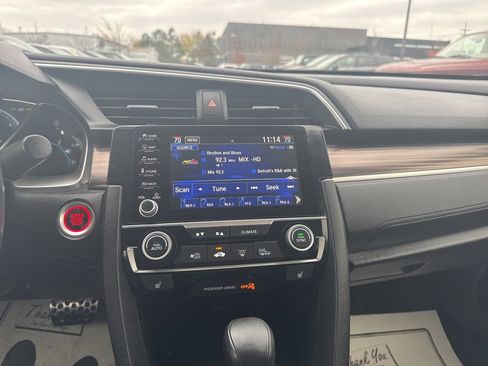 Used 2019 Honda Civic Touring image 11