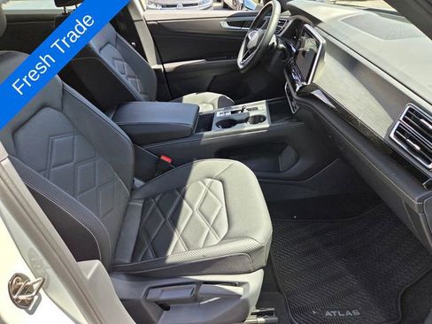 Certified 2025 Volkswagen Atlas Cross Sport SE image 15