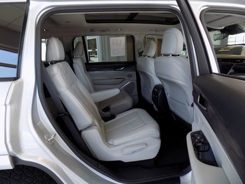 Used 2023 Jeep Grand Cherokee L Overland w/ MOPAR Finishing Package image 31