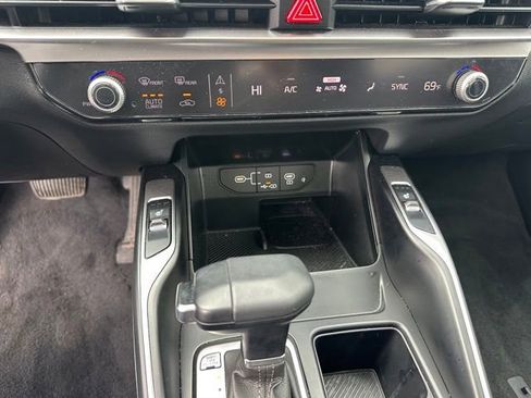 Used 2025 Kia Sorento S w/ Panoramic Sunroof Package image 24
