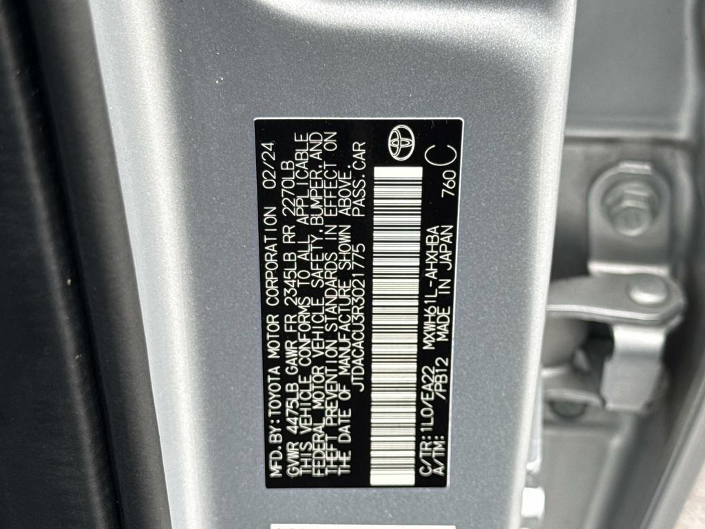 Used 2024 Toyota Prius Prime Premium FWD image 32
