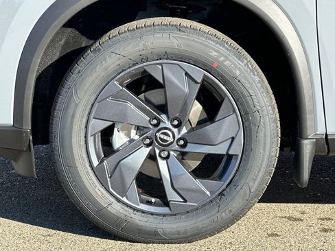 New 2026 Nissan Rogue SV FWD image 27