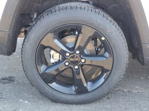 New 2026 Jeep Grand Cherokee Limited w/ Limited Altitude Package image 6