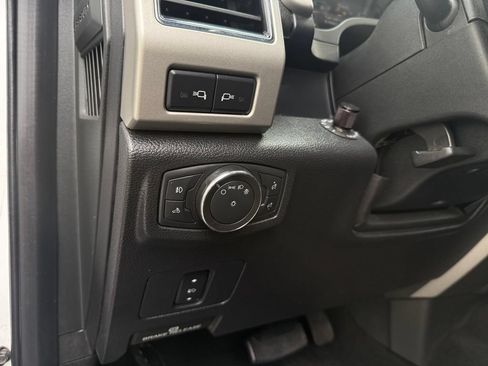 Used 2018 Ford F350 Lariat w/ Chrome Package AWD/4WD image 32