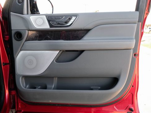 Used 2018 Lincoln Navigator Reserve w/ Technology Package image 56