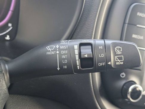 Used 2024 Kia Soul LX image 25