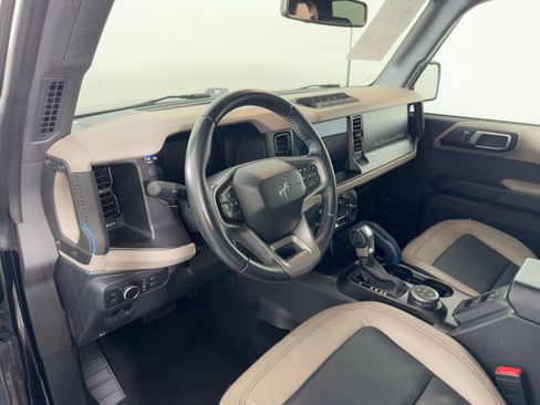 Used 2022 Ford Bronco Wildtrak image 4