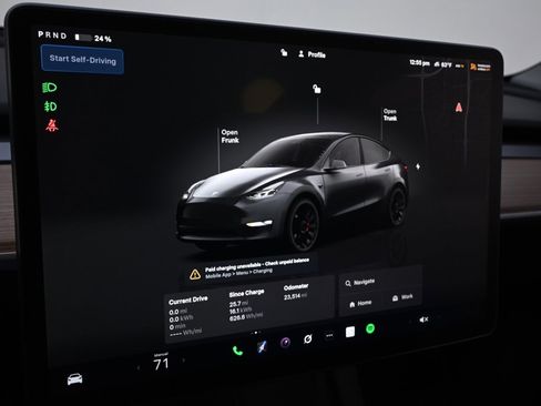 Used 2023 Tesla Model Y Performance image 25