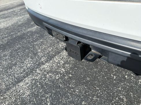Used 2017 Jeep Grand Cherokee Limited w/ Trailer Tow Group IV RWD image 12