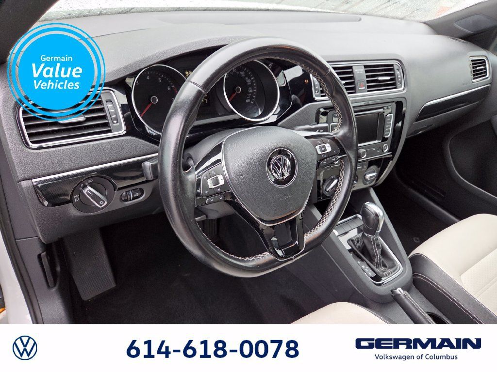 Used 2015 Volkswagen Jetta Sport FWD image 16