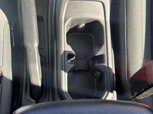 Used 2024 Jeep Wrangler Sport S image 30