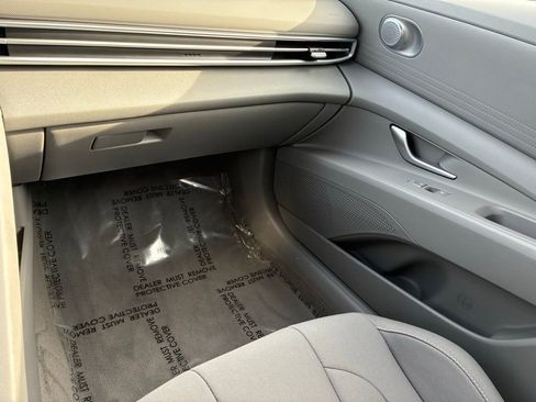 Used 2023 Hyundai Elantra SEL image 33