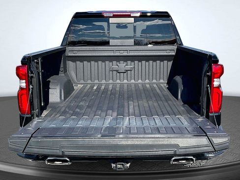 Used 2024 Chevrolet Silverado 1500 LT Trail Boss w/ Convenience Package II image 5