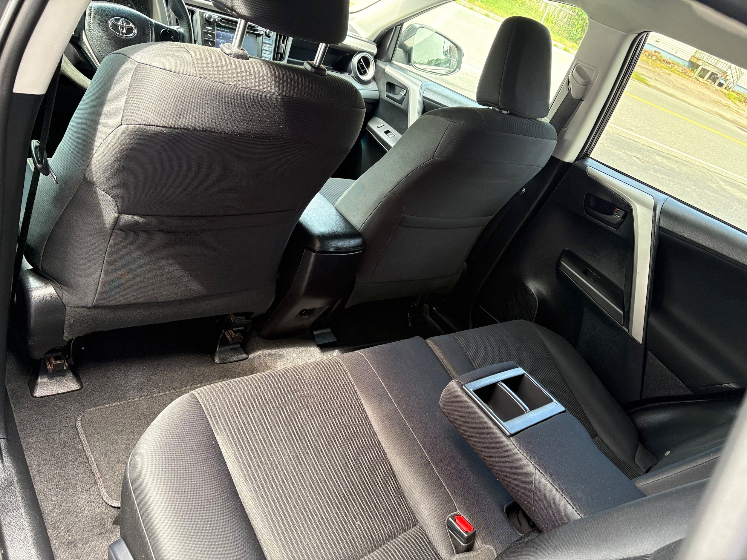 Used 2016 Toyota RAV4 LE AWD/4WD image 13