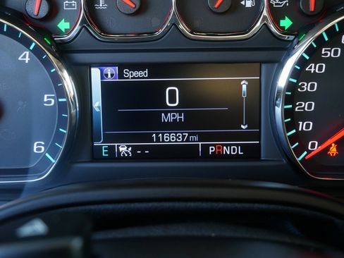 Used 2017 GMC Yukon SLT w/ HD Trailering Package image 35