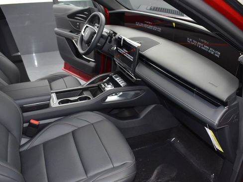 New 2025 Lincoln Nautilus Premier w/ Equipment Group 102A image 26