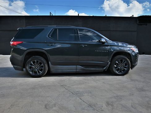 Used 2021 Chevrolet Traverse RS FWD image 6