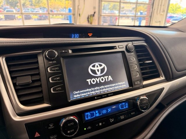 Used 2017 Toyota Highlander XLE w/ Protection Package #3 AWD/4WD image 12