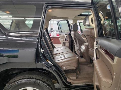 Used 2016 Lexus GX 460 w/ Premium Package AWD/4WD image 11