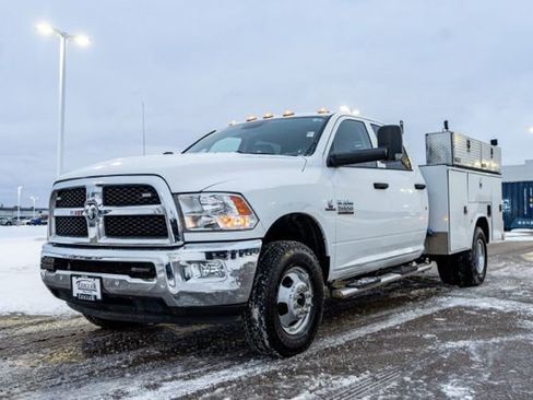 Used 2017 RAM 3500 Tradesman w/ Chrome Appearance Group image 2