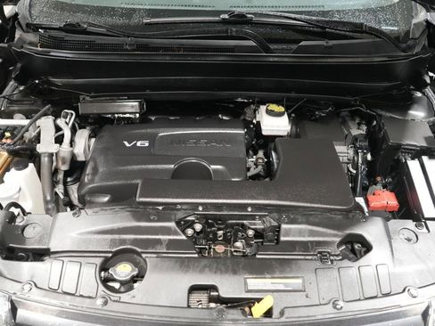 Used 2019 Nissan Pathfinder SV image 22