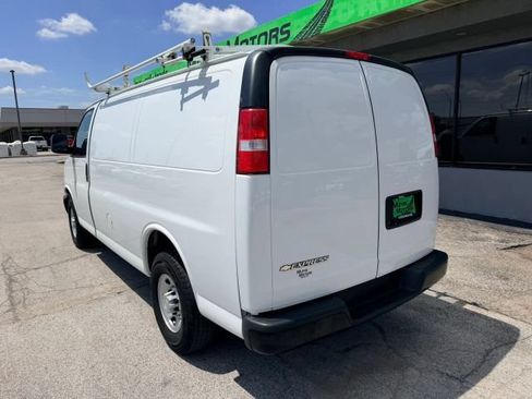 Used 2019 Chevrolet Express 2500 w/ Driver Convenience Package RWD image 4