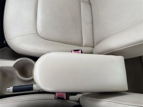 Used 2008 Volkswagen Beetle S image 22