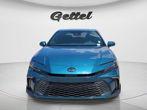 Used 2025 Toyota Camry SE w/ Convenience Package FWD image 2
