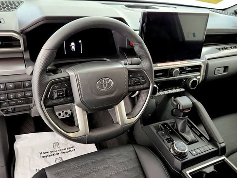 Used 2025 Toyota Tacoma TRD Sport w/ TRD Sport Premium Package AWD/4WD image 32