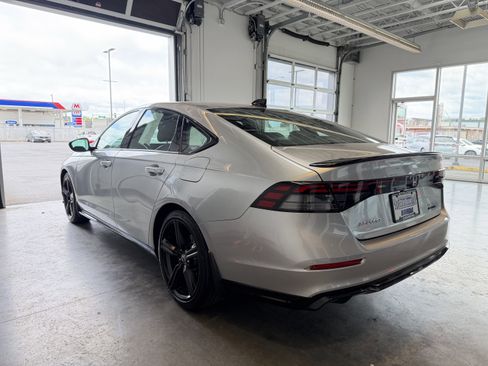 Used 2025 Honda Accord Sport image 5