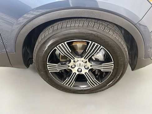 Used 2020 Volvo XC40 T5 Inscription image 32