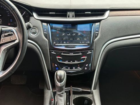 Used 2019 Cadillac XTS Luxury FWD image 12