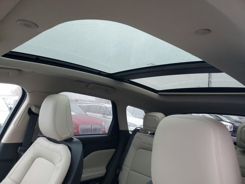 New 2026 Lincoln Corsair Premiere image 11