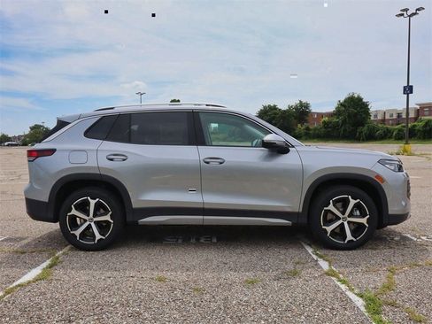 New 2025 Volkswagen Tiguan SE AWD/4WD image 6