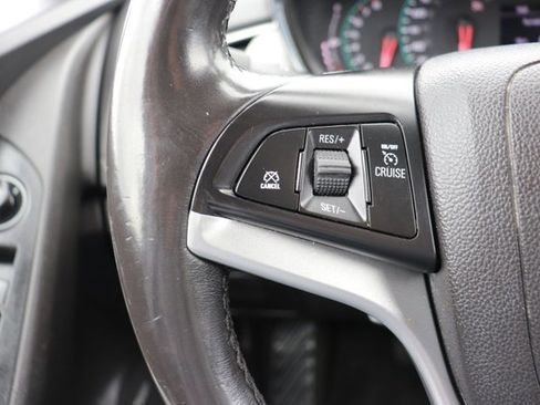 Used 2020 Chevrolet Trax LT w/ Sun & Sound Package AWD/4WD image 19