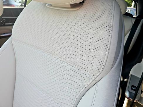Used 2026 Mercedes-Benz GLC 300 4MATIC image 21