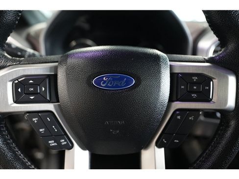 Used 2015 Ford F150 Platinum w/ Equipment Group 701A Luxury RWD image 19